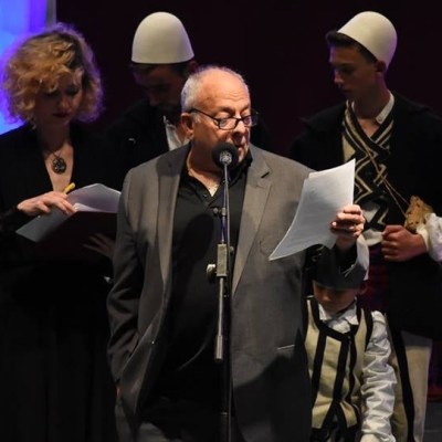 George Wallace: “La vida es un hilo débil atravesando una&nbsp;bobina”